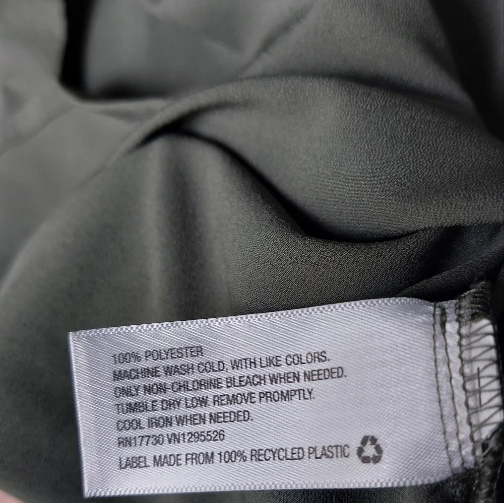 Merona - Green Sleeveless Button-Down Blouse - Picture 4 of 4